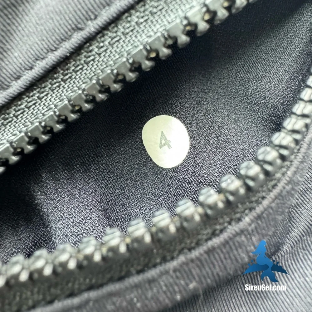 1076 lululemon Runday Crop - Size 4 - Parallel Stripe Black/White - Picture 12 of 14